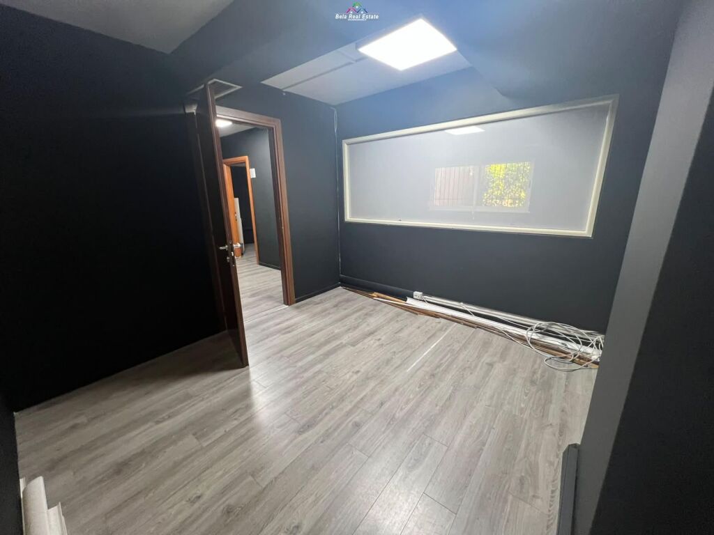 Ufficio in Affitto 3+1 a Bllok (ID BZ2210) Tirana