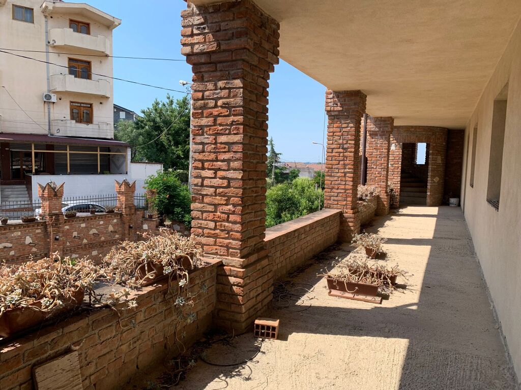 Business premises 3km away from the airport