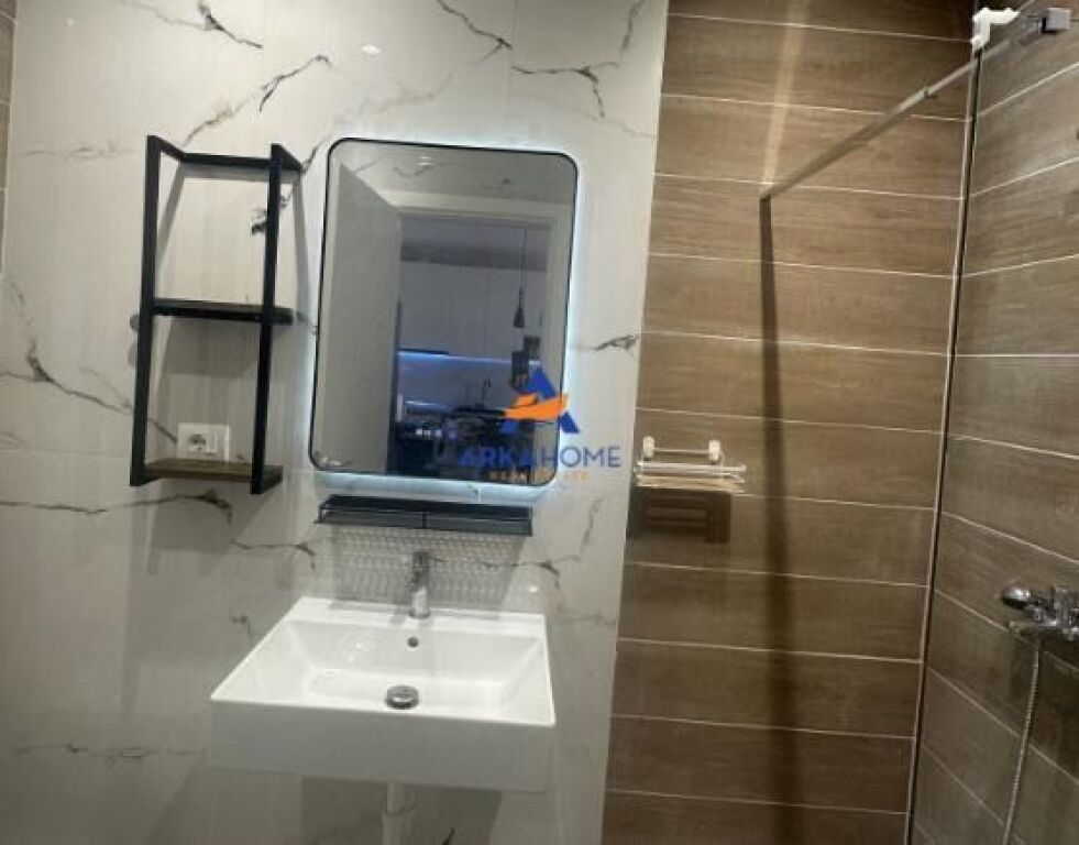 JEPET ME QERA APARTAMENT 1+1+BALLKON "UNIVERS CITY" 43.000 LEKE