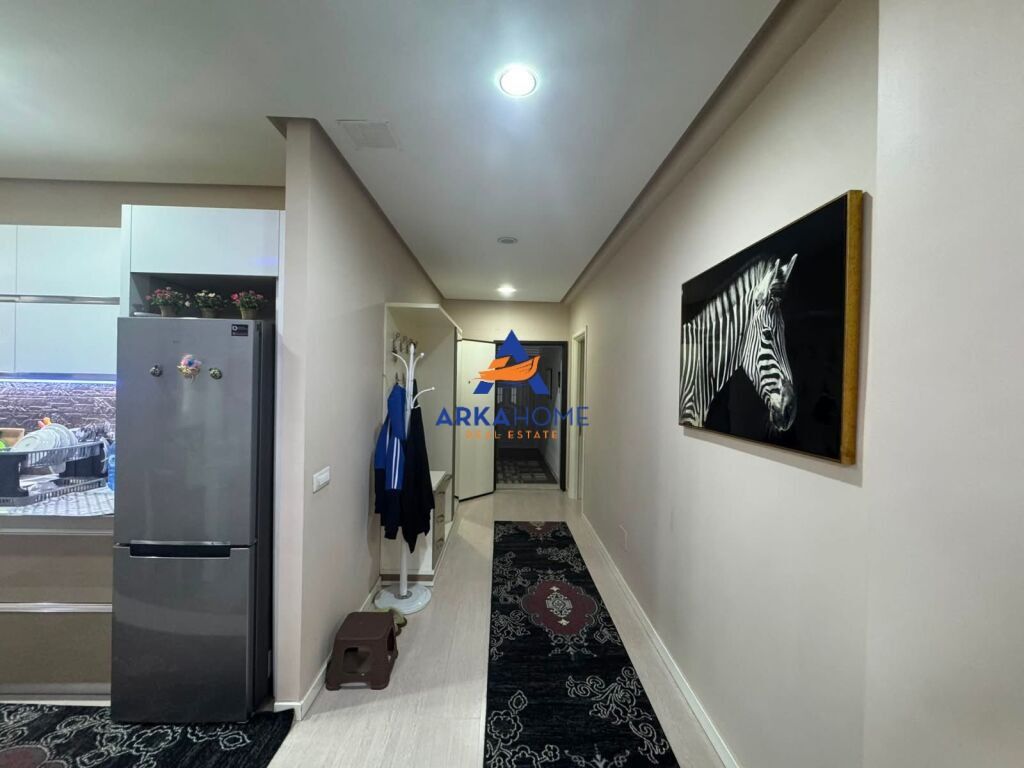 VENDESI APPARTAMENTO 3+1+BALCONE "YZBERISHT" 250.000 EURO