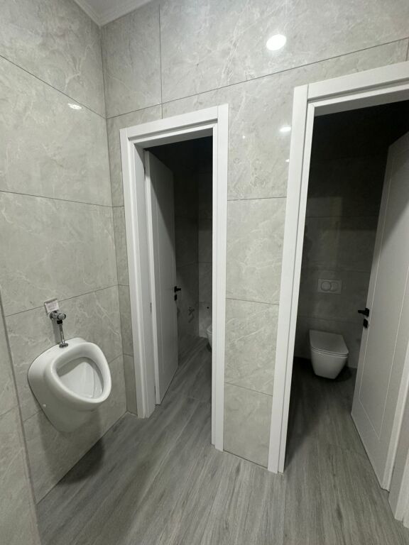 🏢 Spazio Commerciale Premium in Affitto – Via Hoxha Tahsim, Tirana