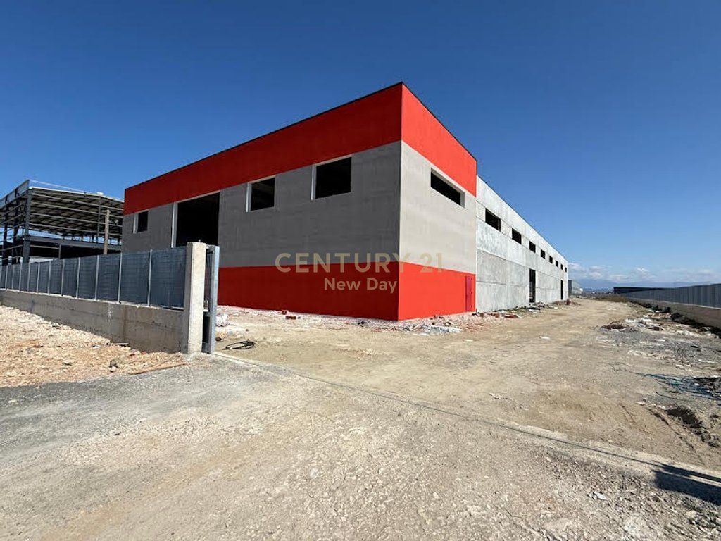 WAREHOUSE  LAND FOR SALE. OPPORTUNITY