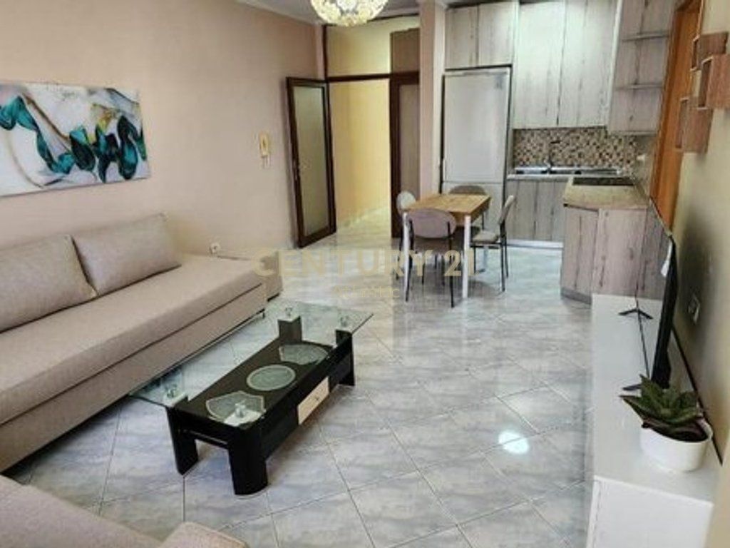 Apartament 1+1 Me Qira në Plazh Hekurudha, Durrës