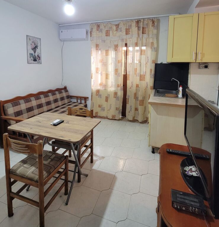 Qera | Garsoniere | Shkolla 9-vjeçare \”Xhezmi Delli\” | 280 €/muaj