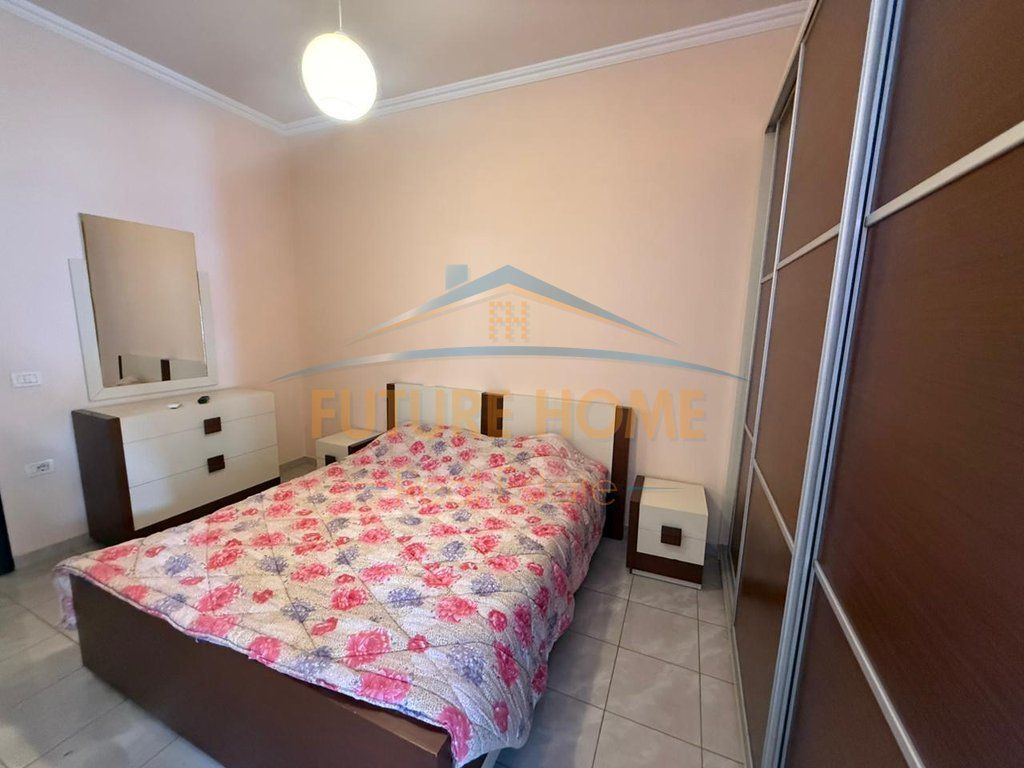 Shitet, Apartament 2+1, Ish Parku i Autobuzave, Tiranë. PRI63982