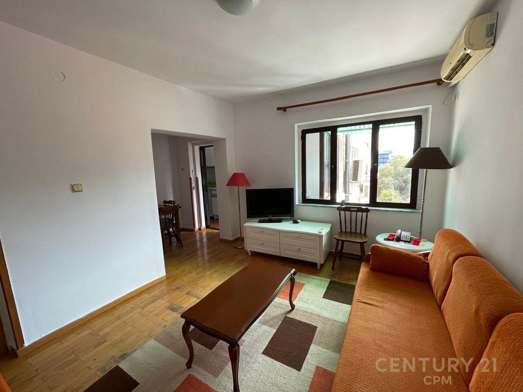 Appartamento 2+1 in affitto a Pazari Ri, Tirana - 550€ | 80 m²