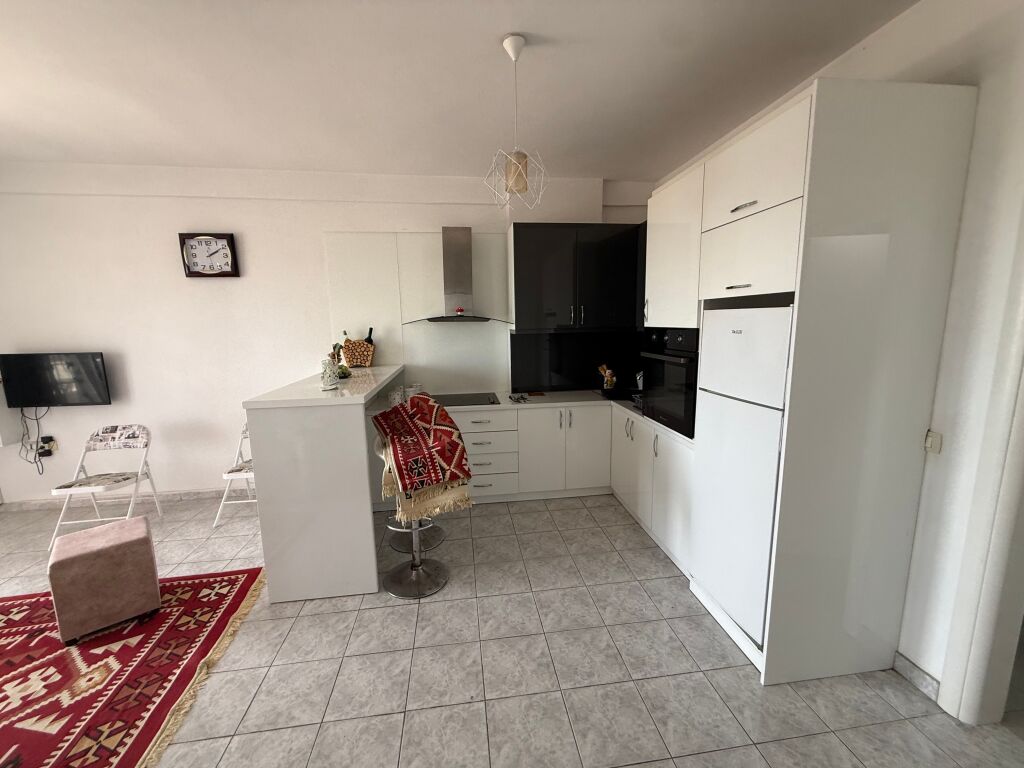 APARTAMENT 1+1 ME PAMJE TË MREKULLUESHME NGA DETI NË PLAZHIN E DURRËSIT!