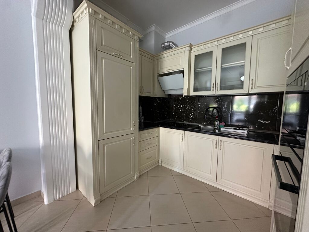 Apartment 2+1 for rent at Komuna Parisit