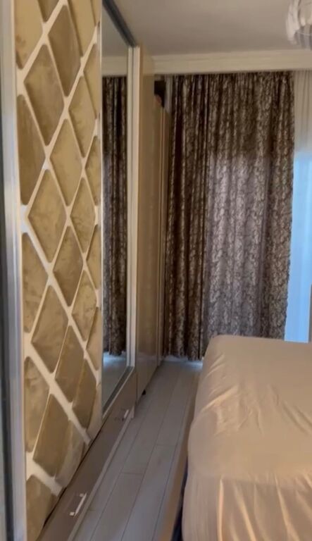 Apartament 1+1 në shitje në Astir prane Bar kafe Univers.