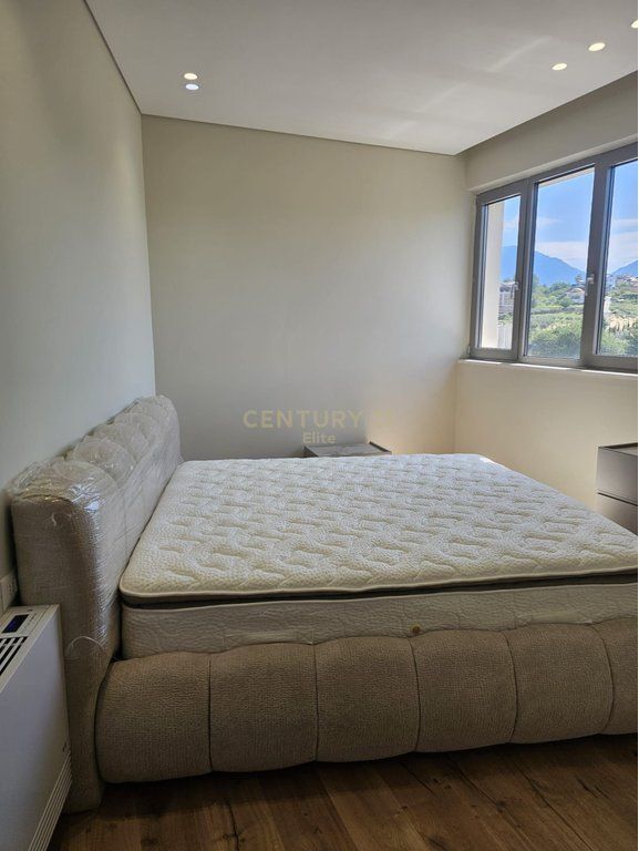 Apartament 2+1 me qira në kompleksin “Green Valley”, Liqeni i Thatë, Tiranë – 1,900€ | 131.2 m²