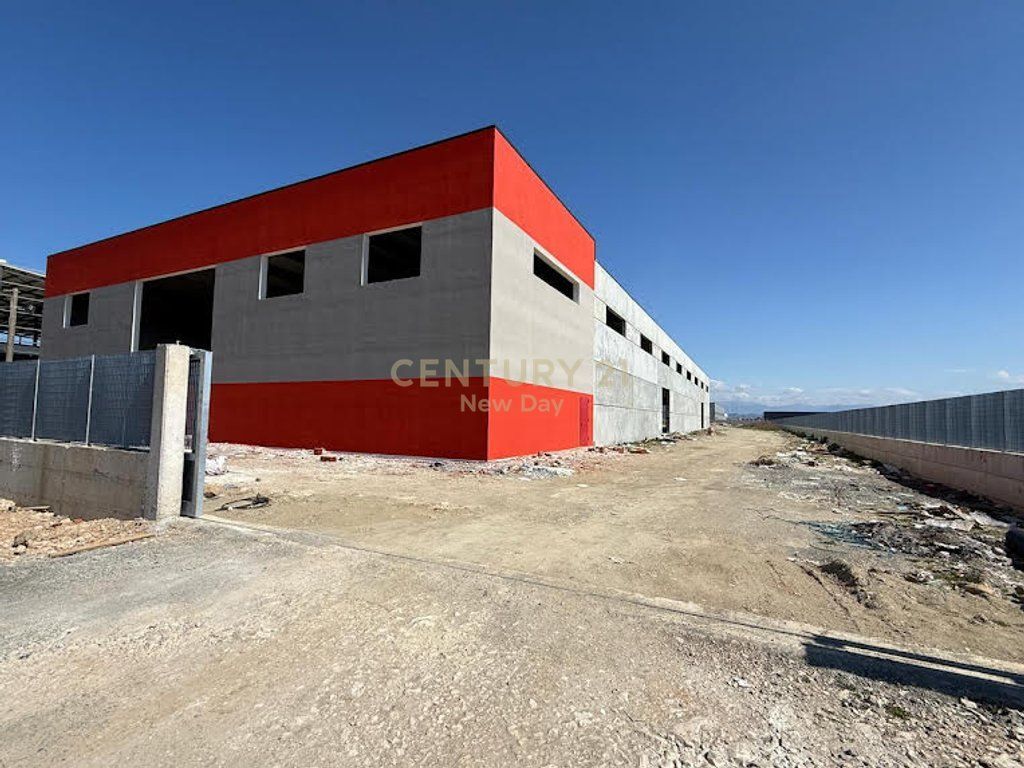 WAREHOUSE  LAND FOR SALE. OPPORTUNITY