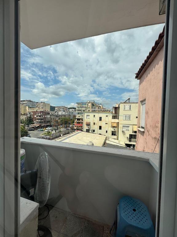 Qera,Apartament 1+1 Sheshi Willson,Tirane 700 €