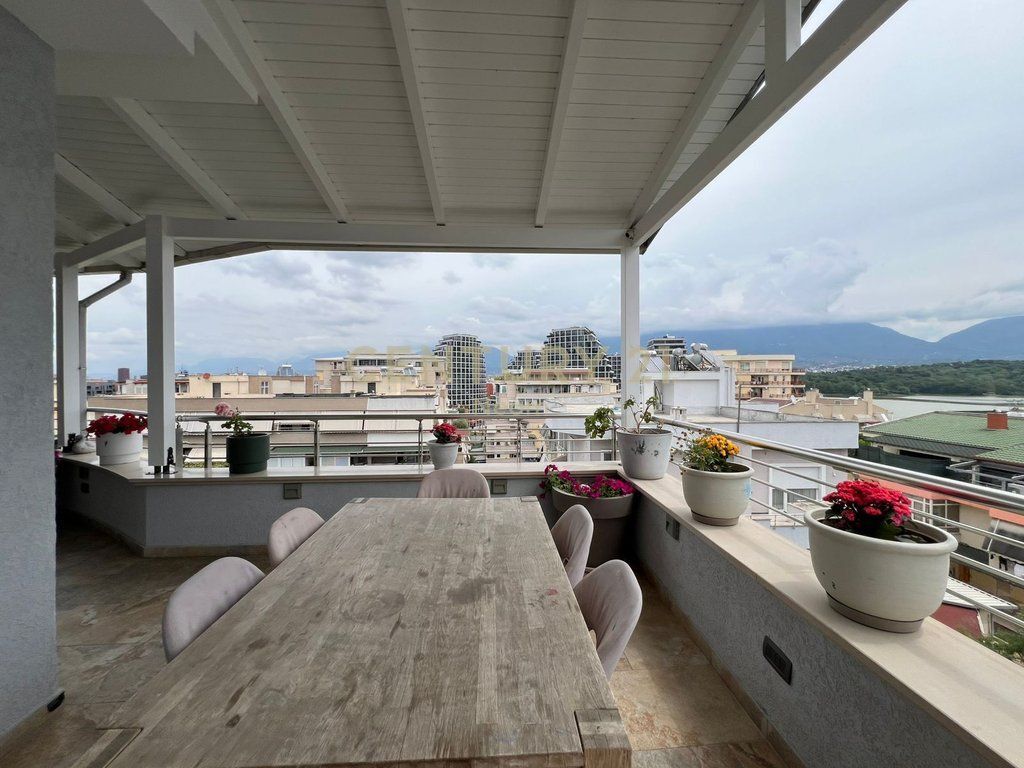 FOR RENT, MODERN PENTHOUSE 2 +1+2 + Parking Space, On the Artificial Lake!
