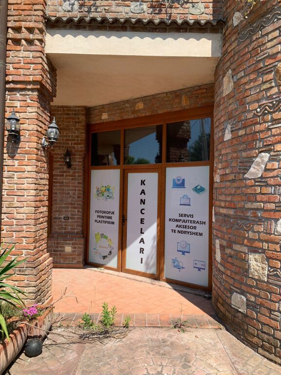 Business premises 3km away from the airport