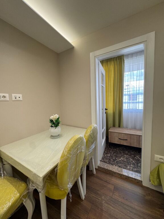Jepet me qera  apartament 2+1+2 ne Sauk
