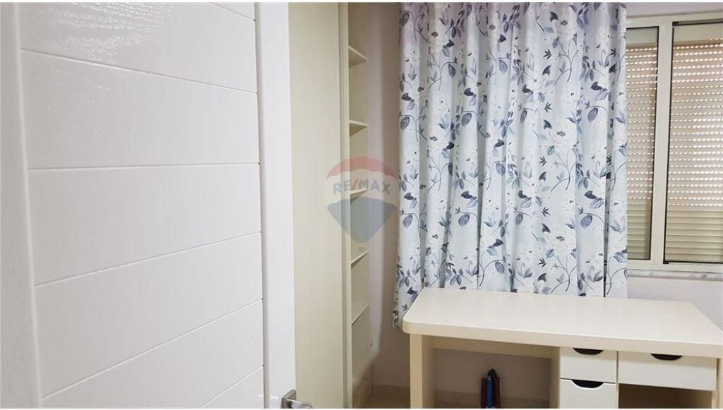 Apartament 2+1+2 me verande te Liqeni i Thate!