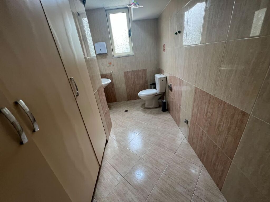 Ufficio in Affitto 3+1 a Bllok (ID BZ2210) Tirana