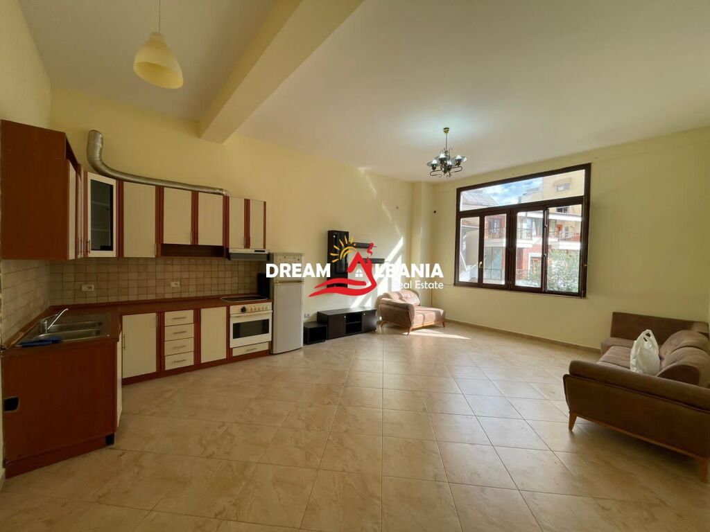 Locale ufficio in affitto vicino alla rotatoria del Comune di Parigi, Tirana (ID 42611551)