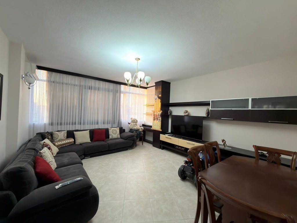 Apartament 2+1 me Qira pranë Ministrisë së Jashtme