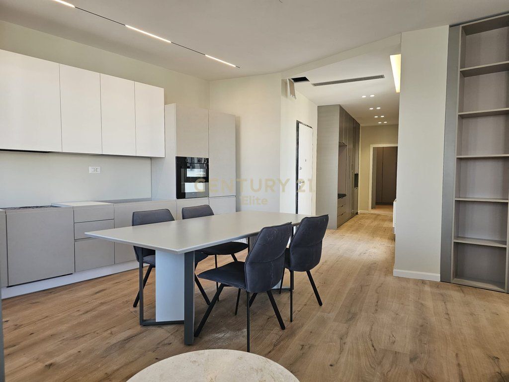 2+1 apartment for rent in the “Green Valley” complex, Dry Lake, Tirana – 1,900€