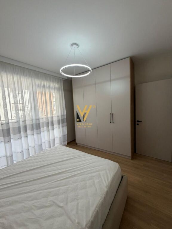 JEPET APARTAMENT 1+1+BLK ME QERA TE KOPSHTI ZOOLOGJIK 75.000 LEKE