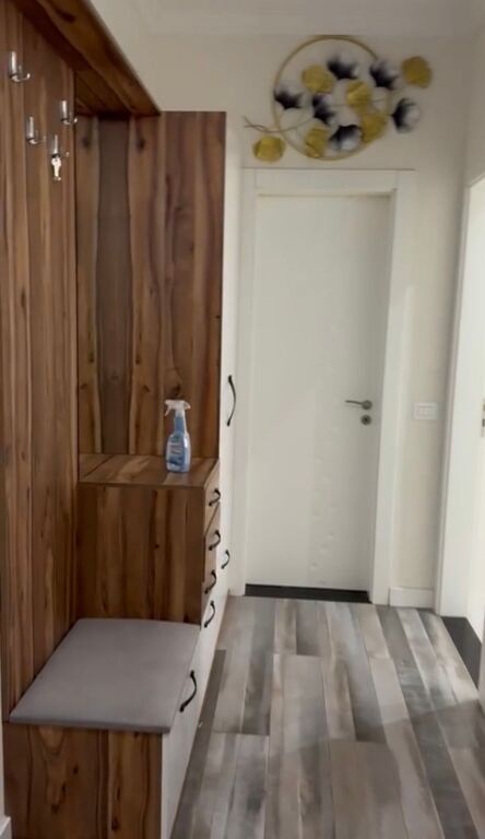 Apartament 1+1 në shitje në Astir prane Bar kafe Univers.
