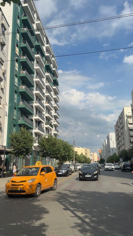 🏠 SHITET Apartament 1+1 tek Komuna e Parisit