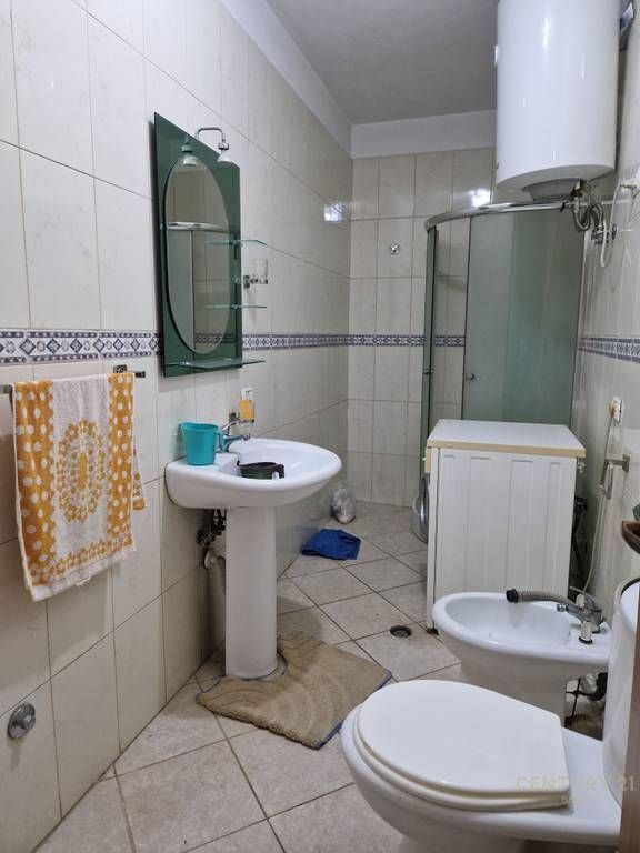 Apartament 2+1 per shitje ne Yzberisht