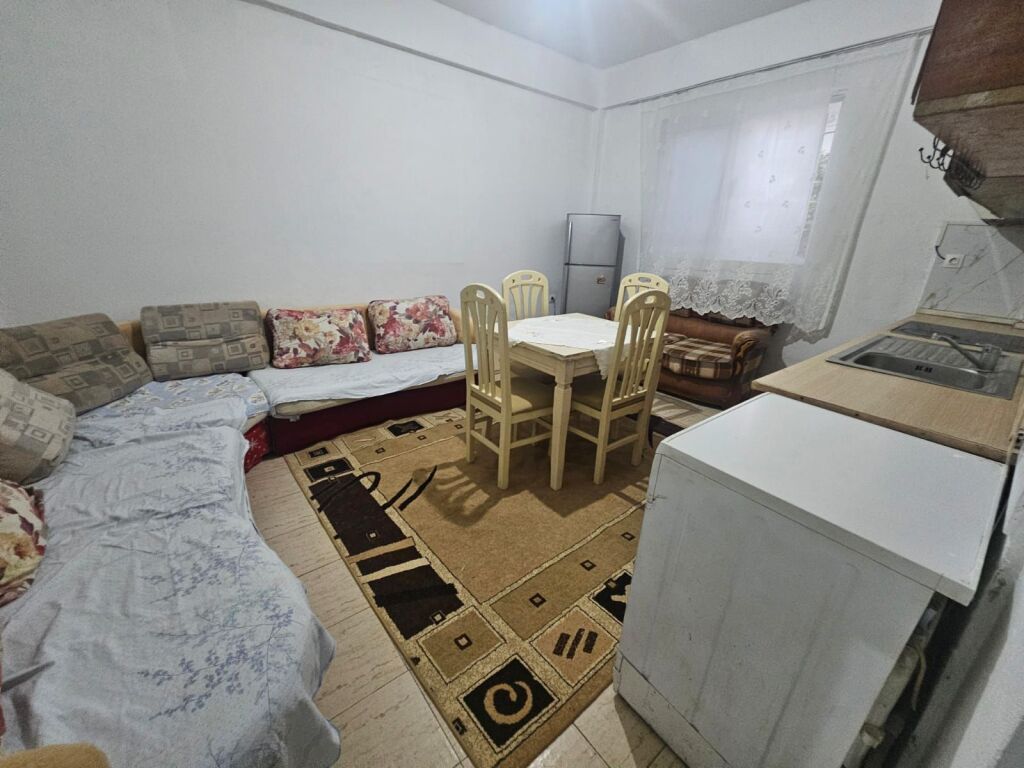 Jepet me qira apartament 1+1