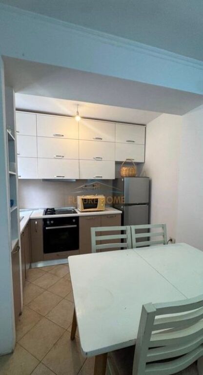 Qera Apartament 3+1, Rruga Fortuzi,Tiranë