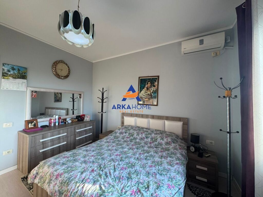 VENDESI APPARTAMENTO 3+1+BALCONE "YZBERISHT" 250.000 EURO