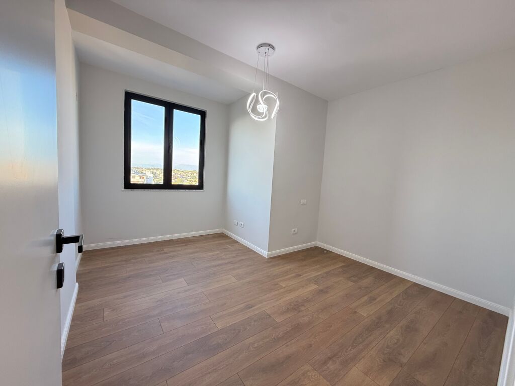 Apartament 2+1 Për Shitje, Afër Hotel Adriatik, Durrës!!