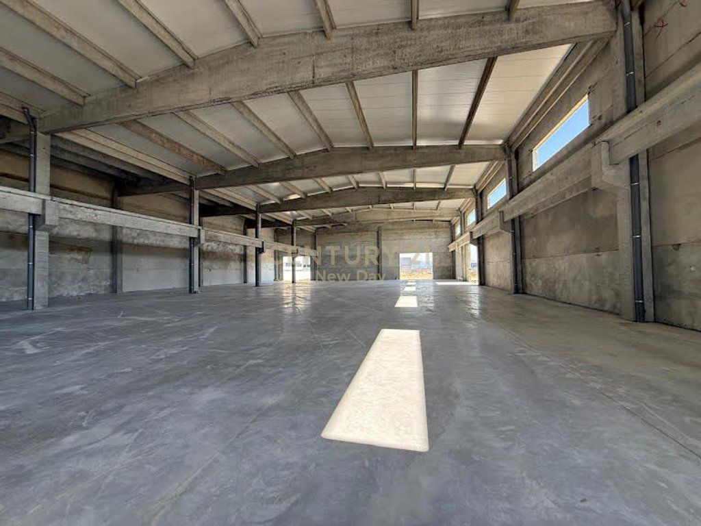 WAREHOUSE  LAND FOR SALE. OPPORTUNITY