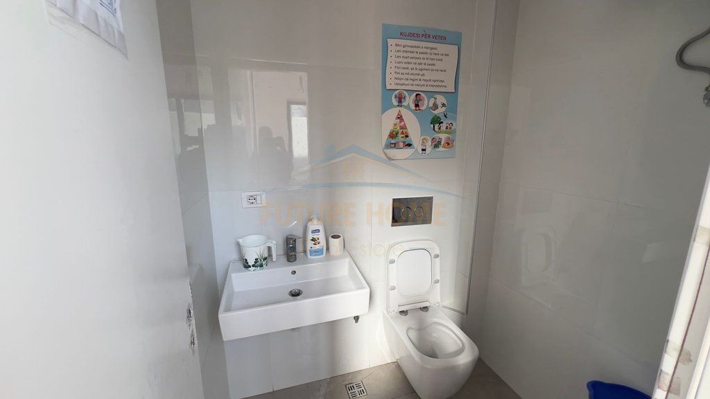 Rent, Business Premises, Medrese Tirane. 700 €