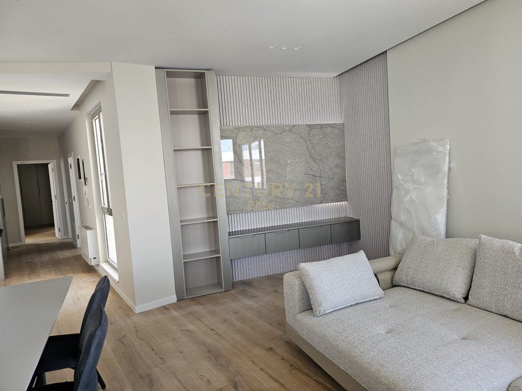 2+1 apartment for rent in the “Green Valley” complex, Dry Lake, Tirana – 1,900€
