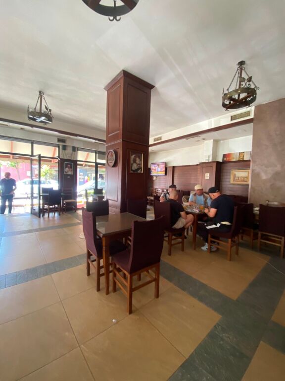 Exclusive Investment Opportunity: Premium Bar-Restaurant for Sale Near the Train Station, Durrës