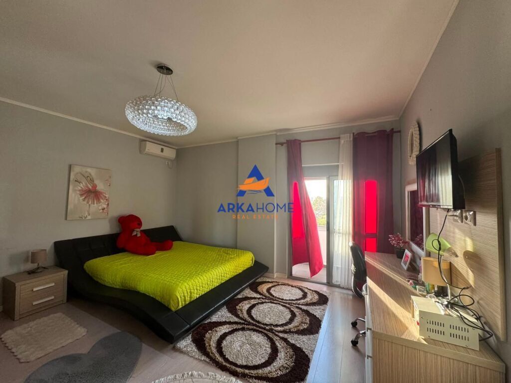VENDESI APPARTAMENTO 3+1+BALCONE "YZBERISHT" 250.000 EURO