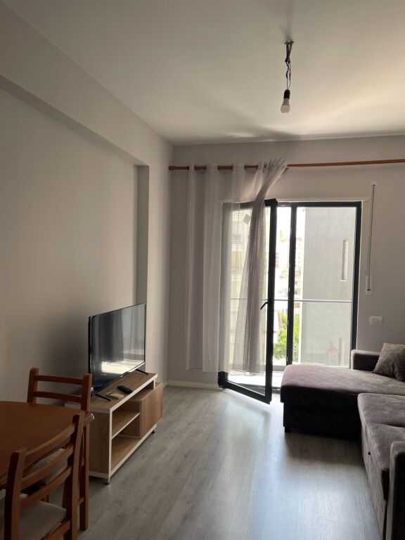 🏡 JEPET ME QIRA APARTAMENT 1+1 – ASTIR, TE RRETHI
