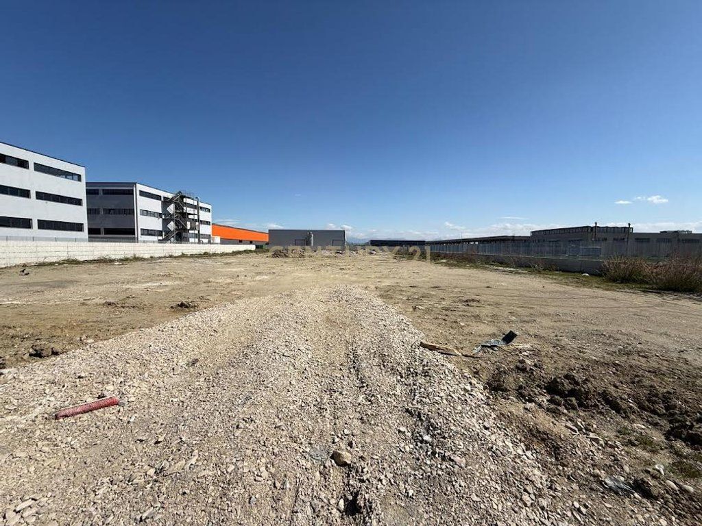WAREHOUSE  LAND FOR SALE. OPPORTUNITY