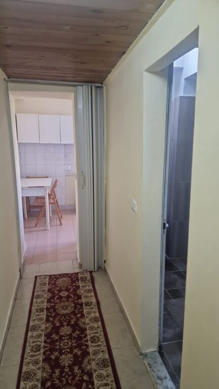 Jepet me qera apartament 1+1 te 21 Dhjetori