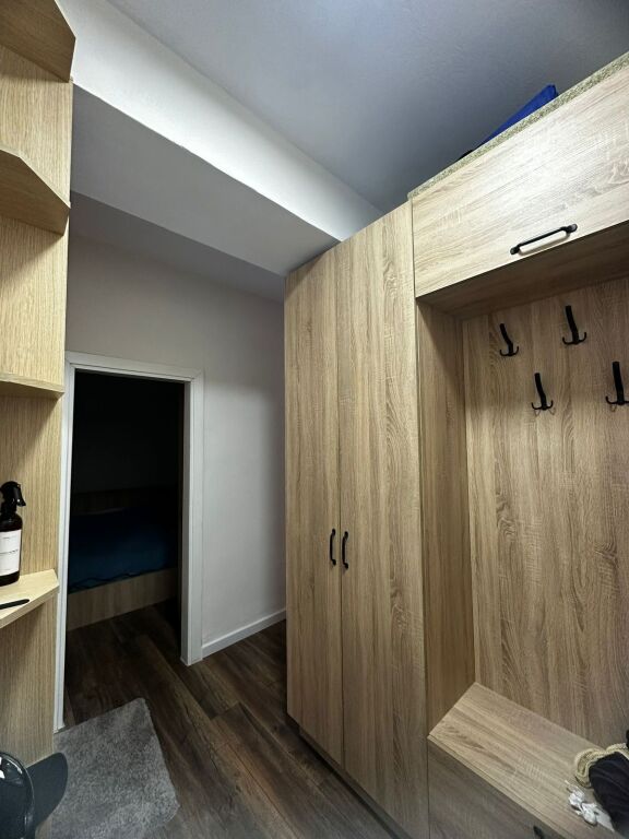 🏢Xhamllik, near the school “Niket Dardani” apartment 1+1 for rent, furnished 50,000Leke