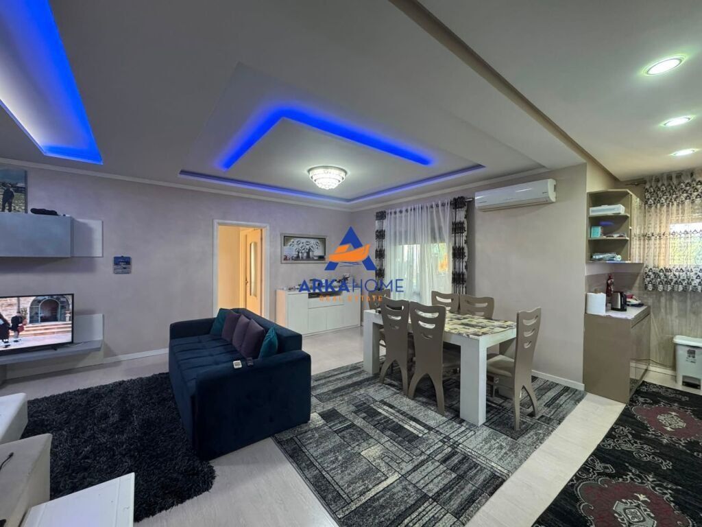 VENDESI APPARTAMENTO 3+1+BALCONE "YZBERISHT" 250.000 EURO