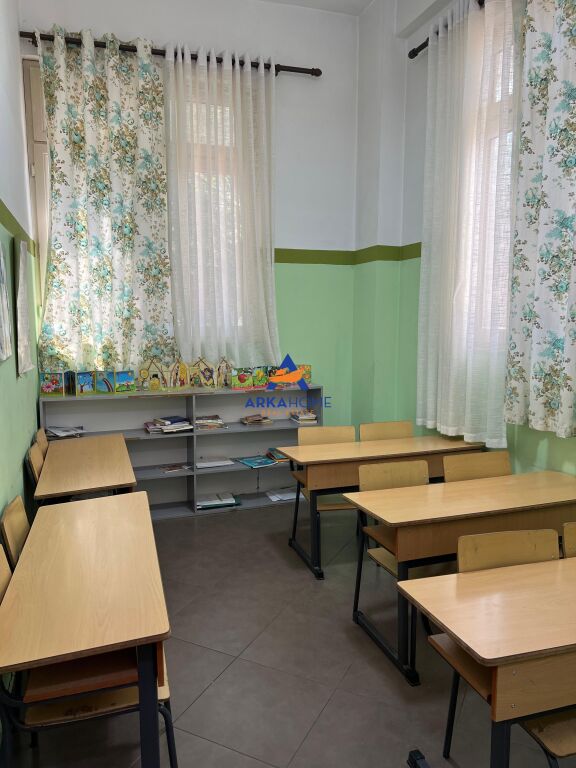 BUSINESS PREMISES FOR RENT 160M2 "RRUGA RIZA CEROVA, NEAR SCHOOL 4 DESHMORET" 120,000 LEKE