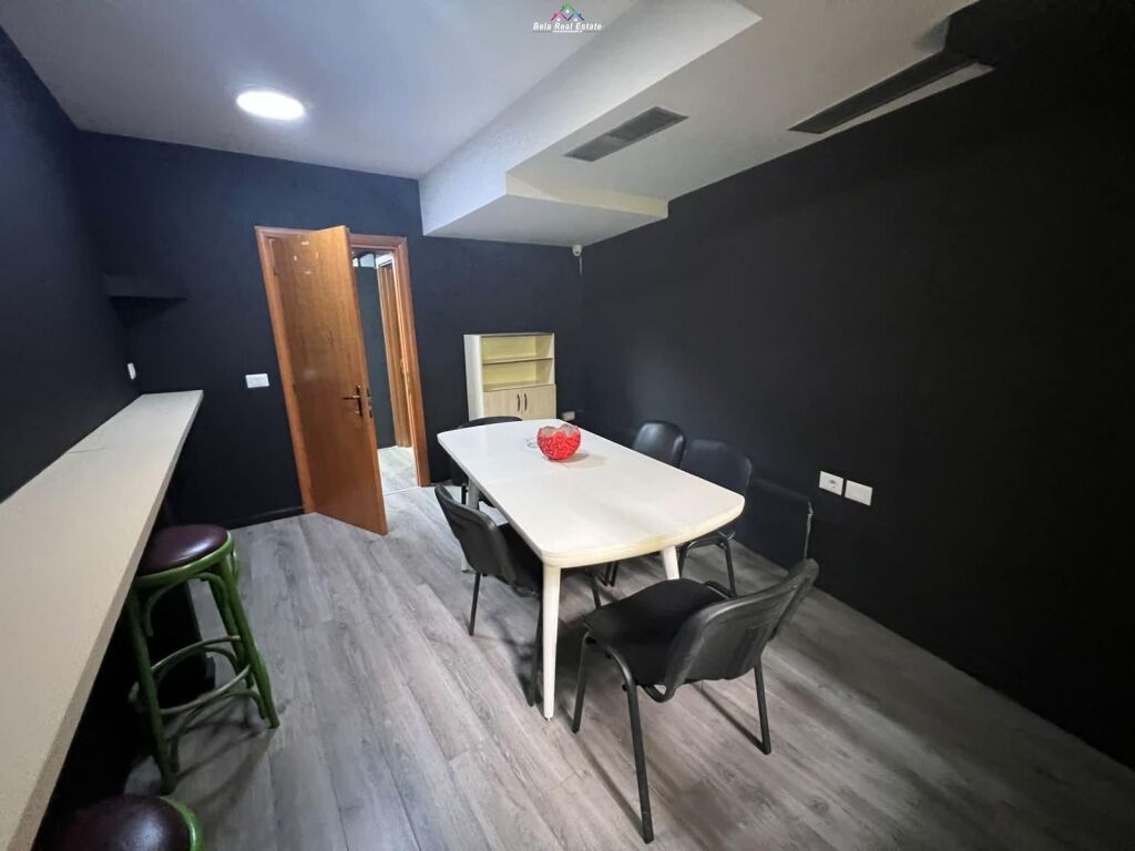 Ufficio in Affitto 3+1 a Bllok (ID BZ2210) Tirana
