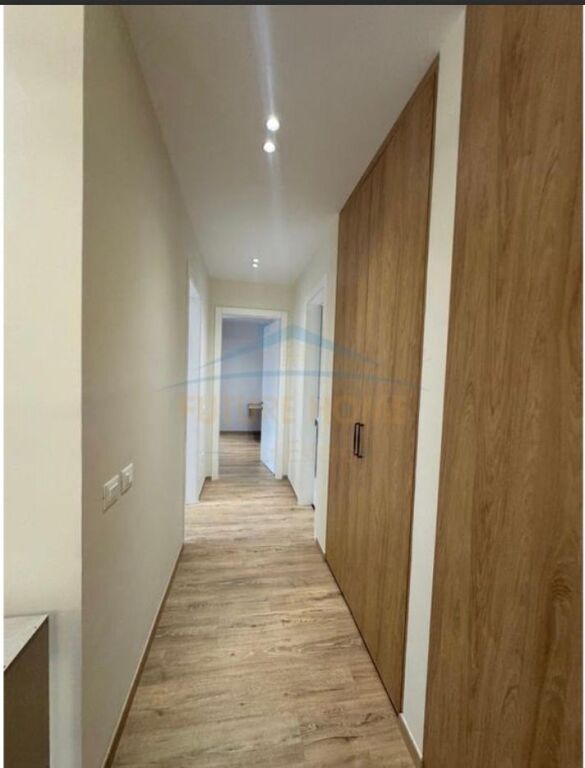 Affitto, Appartamento 2+1+2, Complesso Delijorgji, Tirana.