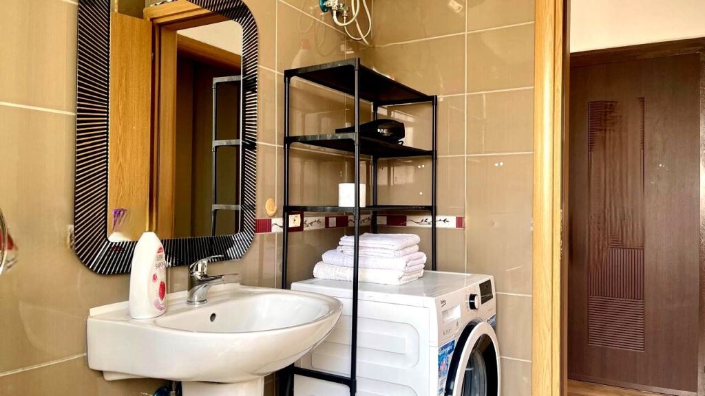 🏡 Apartament 1+1 me qira – Pazari i Ri