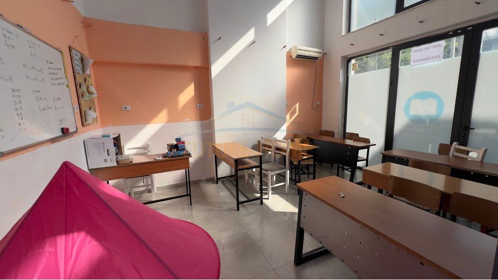 Rent, Business Premises, Medrese Tirane. 700 €