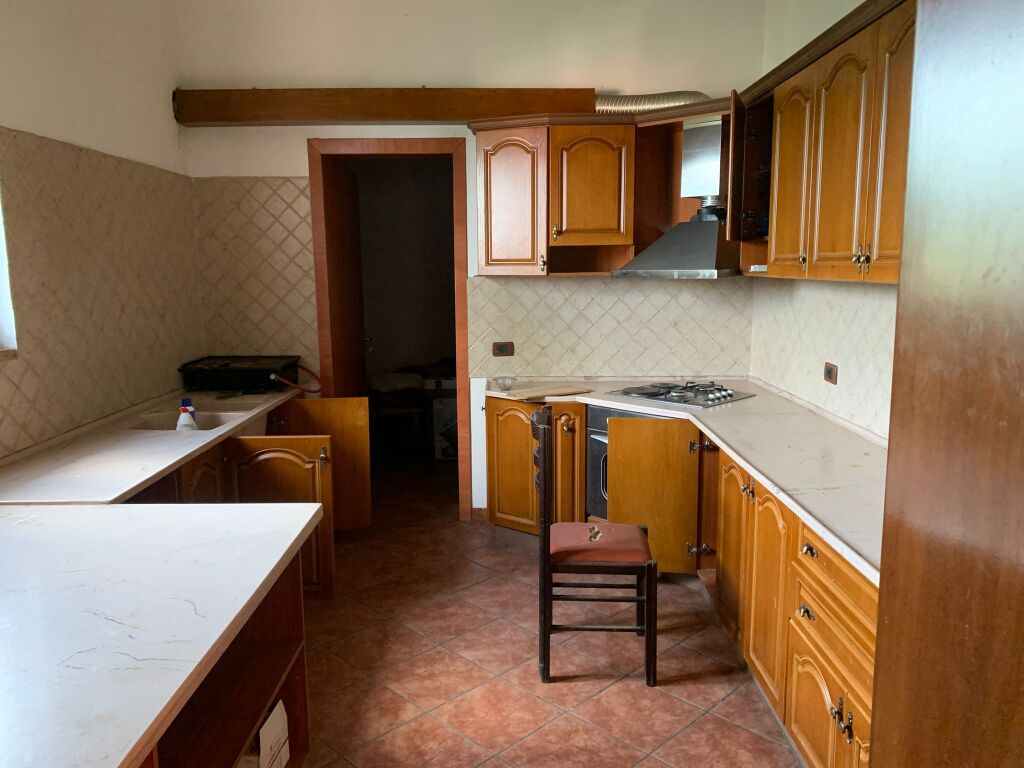 Business premises 3km away from the airport