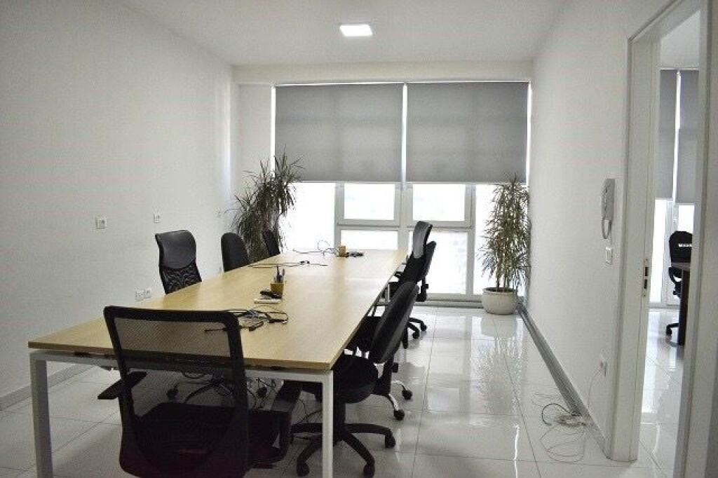 Jepet me qera ambient biznesi per zyre