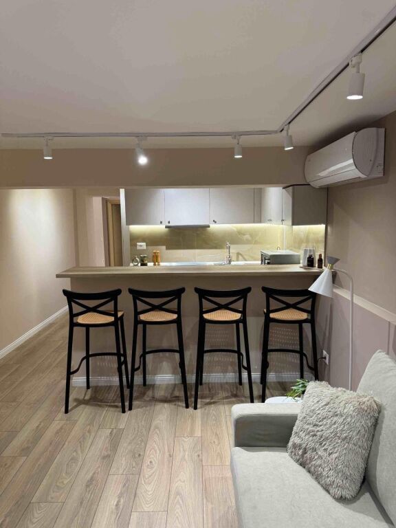 For rent 2+1 of a private villa in Qytet Student